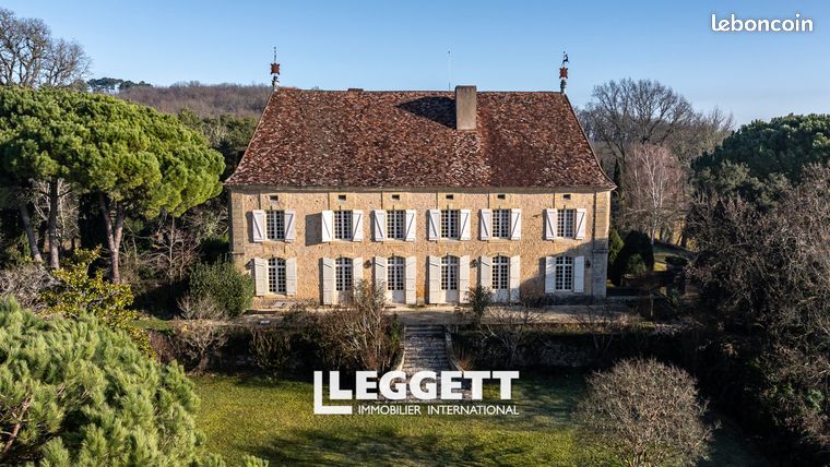 Château 15 pièces 550 m²