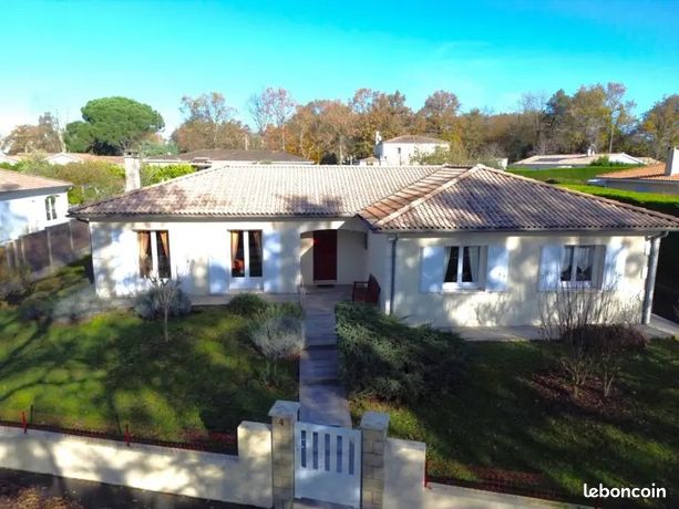 Coup de cœur assuré pour cette maison 4 chambres avec piscine dans lotissement recherché à Pompignac