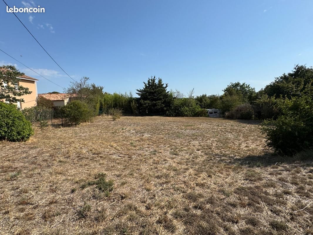Terrain 694 m² Salon De Provence · à Salon-de-Provence · 243 800 €