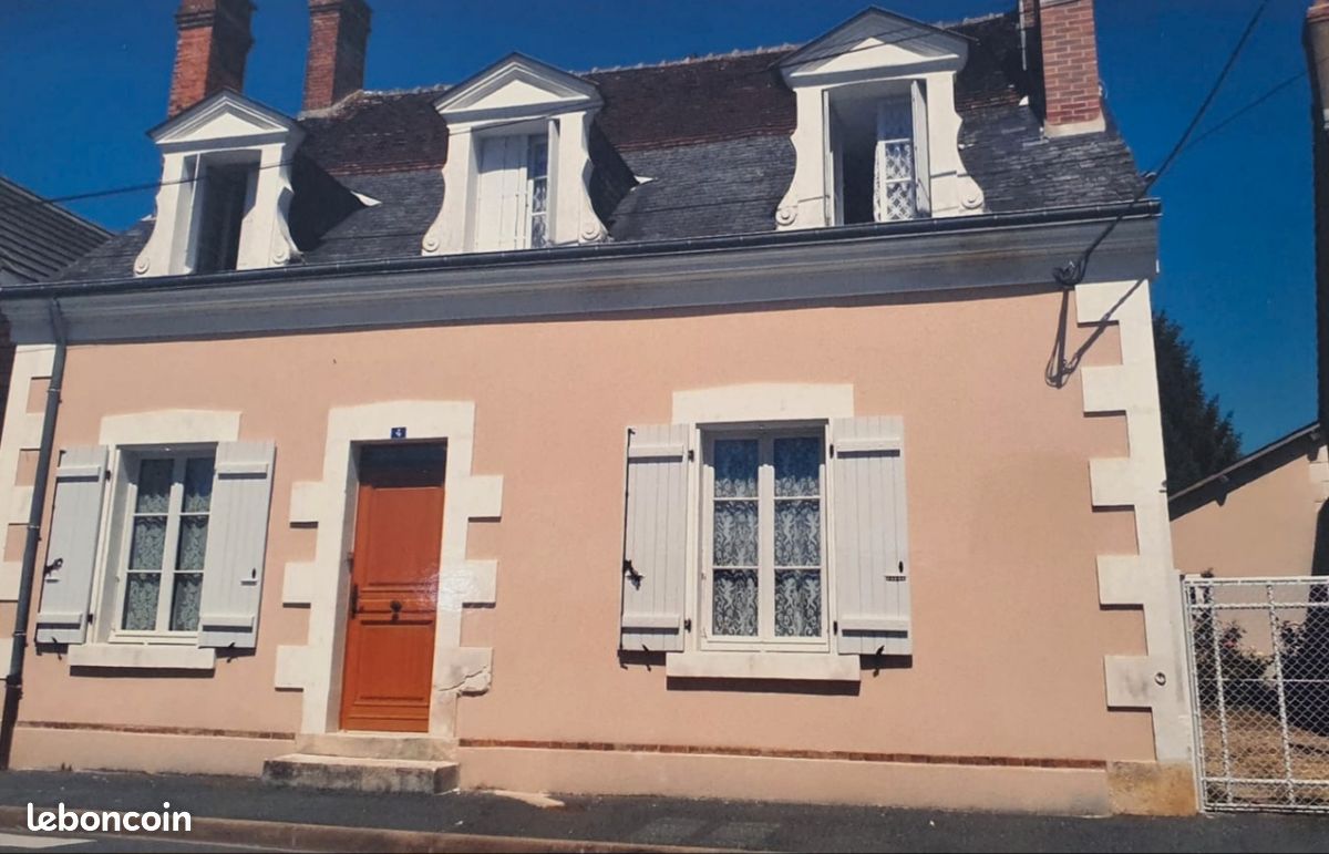 Maison 8 pièces 135 m² · à Pellevoisin · 135 m² · 90 000 €