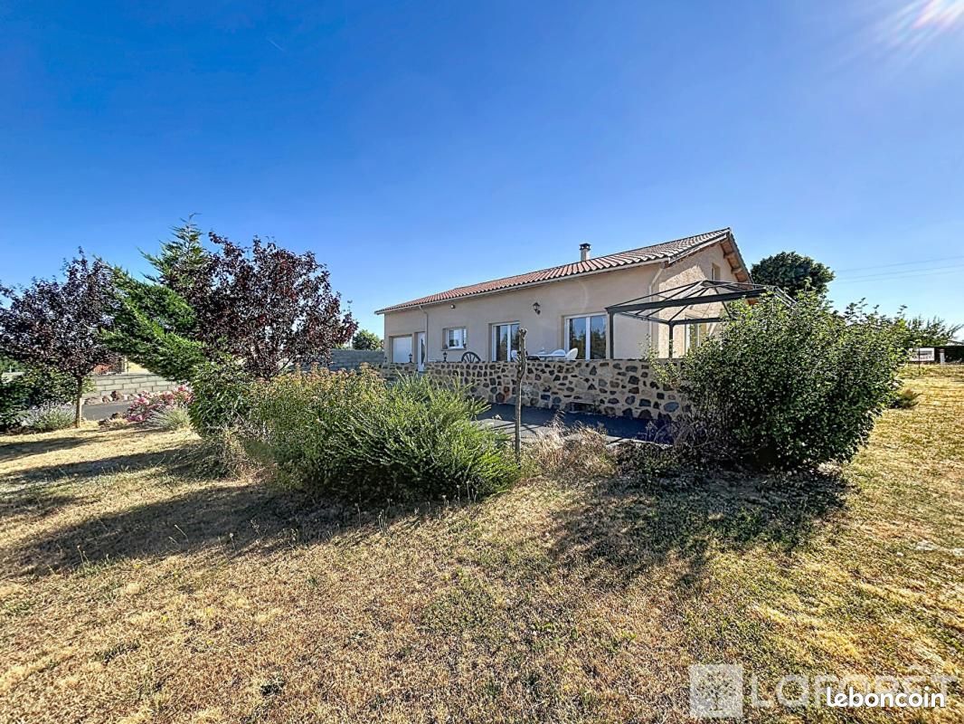 Maison 4 pièces 117 m² · à Monlet · 117 m² · 188 000 €