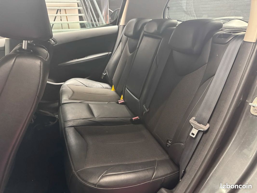 PEUGEOT 308 1.6 THP 200ch GTi (image 9)