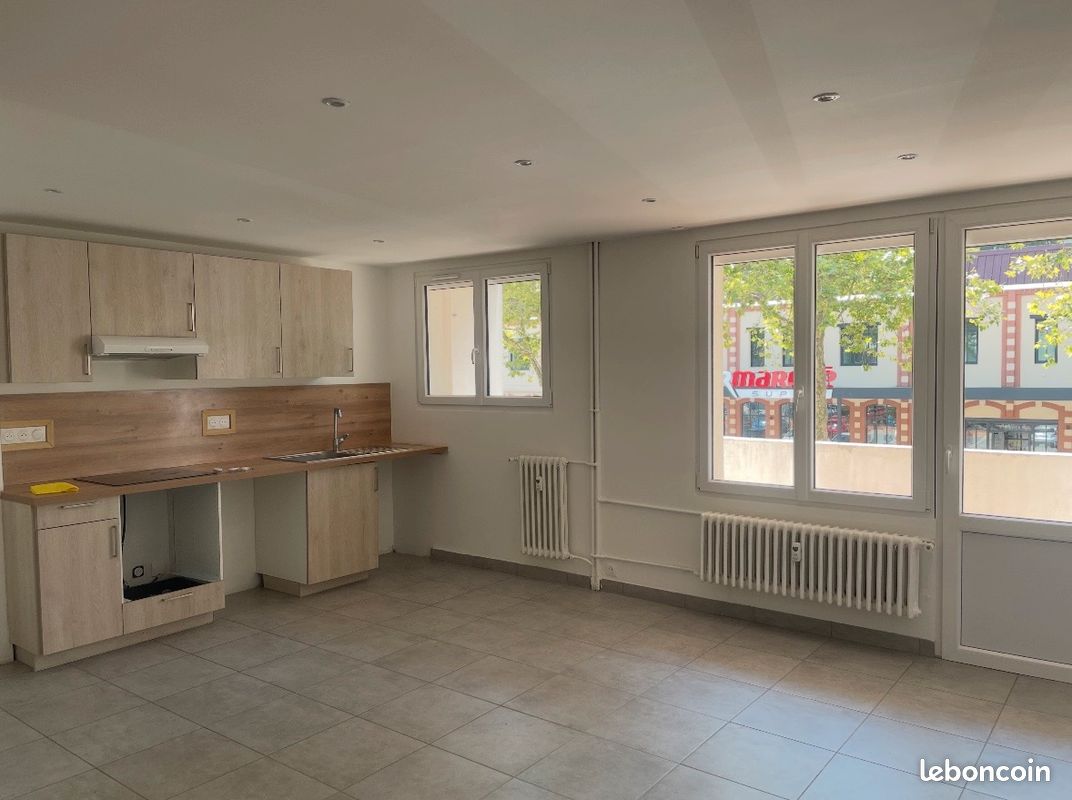 Appartement 3 pièces 57 m² · à Saint-Étienne · 56,7 m² · 100 000 €