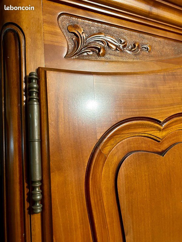 Armoire de style Louis XV en bois massif - Label NF Qualité 1973 (image 2)