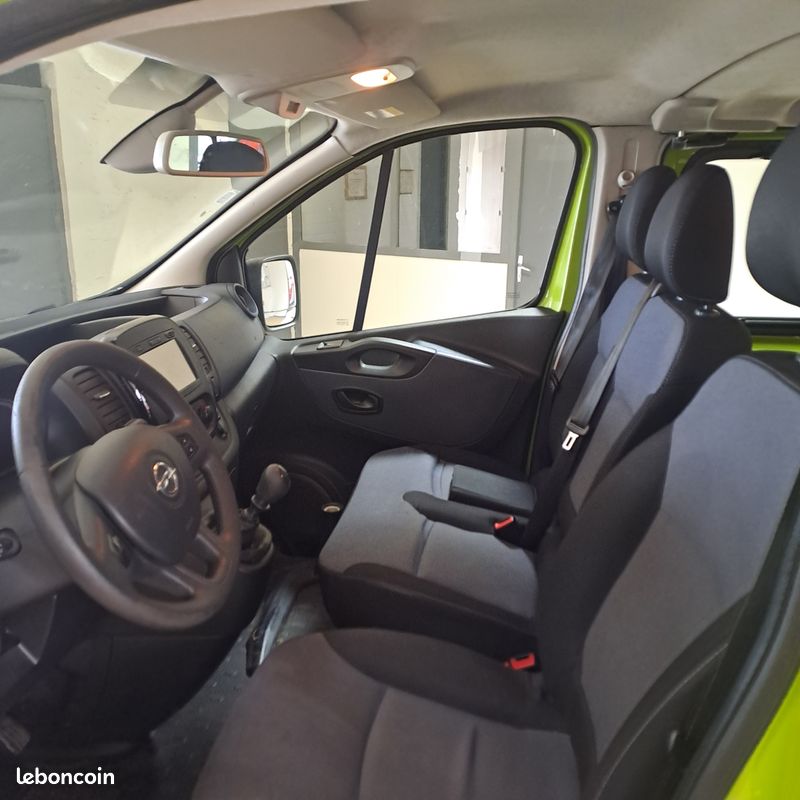 Mini bus (image 3)