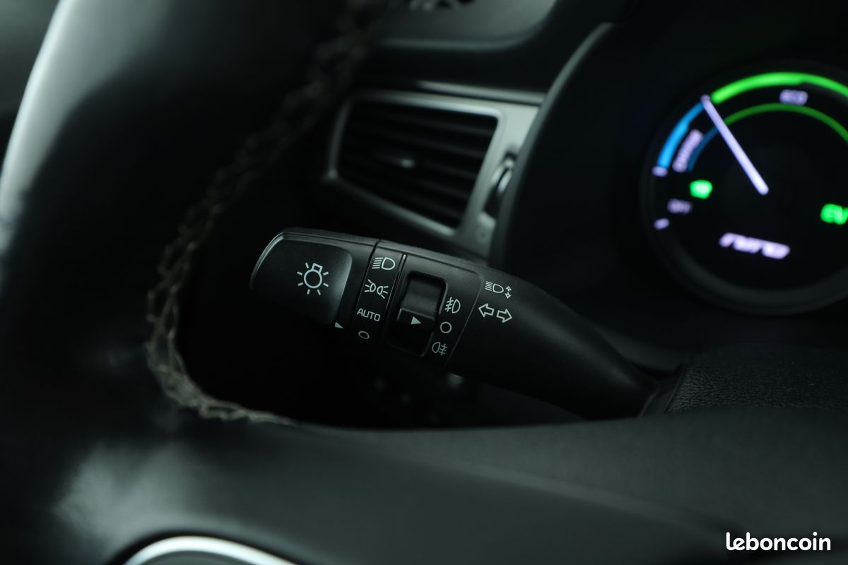 Kia Niro 1.6 GDi Plug-In Hybrid Premium DCT6 141 ch (image 17)