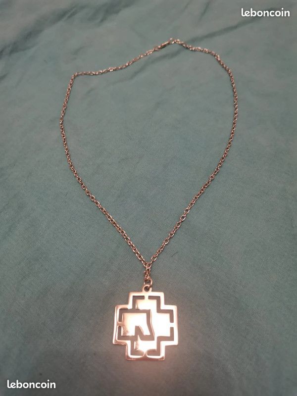 Pendentif acier logo Rammstein (image 2)