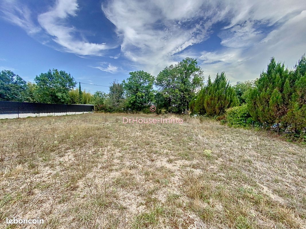 Terrain 1823 m² · à Brie · 1 823 m² · 66 000 €