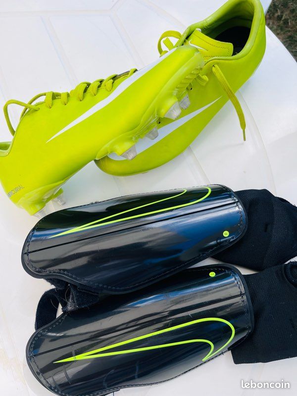 Crampon nike mercurial avec les protégées (image 3)
