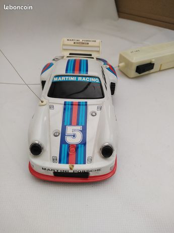 Cabane radio vintage radiocommandée RC Porsche 928 Martini 7