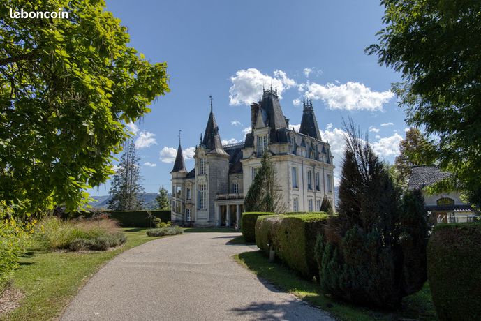 Château 12 pièces 660 m²