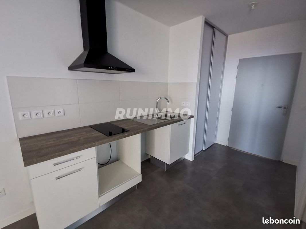 Appartement 1 pièce 30 m² · à Saint-Denis · 30 m² · 561 €
