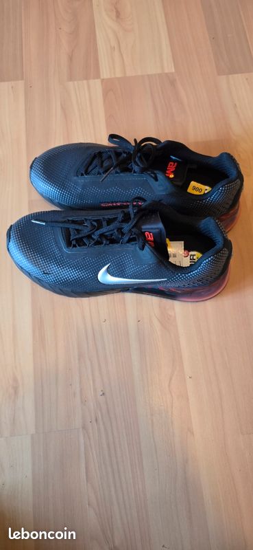 Nike air max peinture 42,5 (image 4)