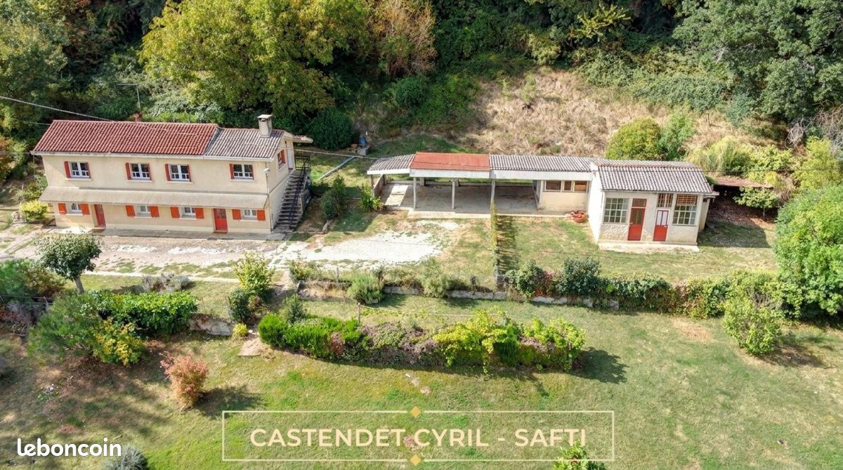 Maison 5 pièces 138 m² · à Saint-Hilaire-de-Lusignan · 138 m² · 170 000 €