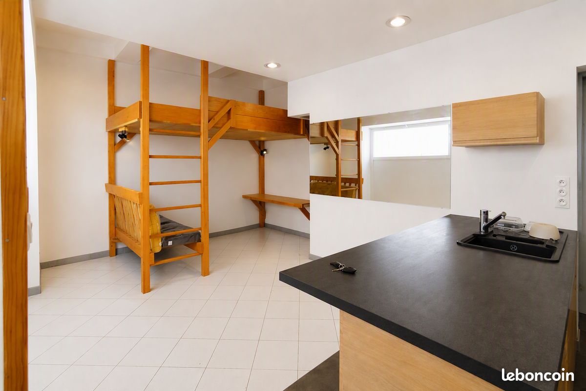 Appartement 3 pièces 35 m² · à Eyguières · 35 m² · 617 €