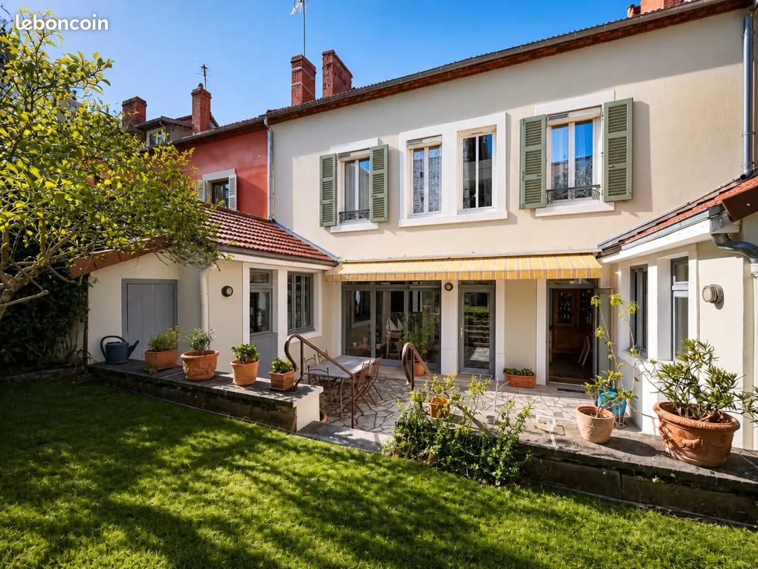 Maison 9 pièces 218 m² · à Vichy · 218 m² · 630 000 €
