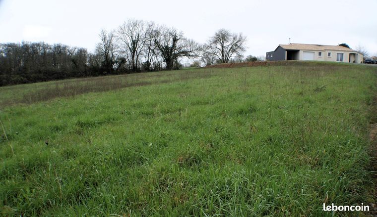 Terrain 1940 m² PISSOTTE
