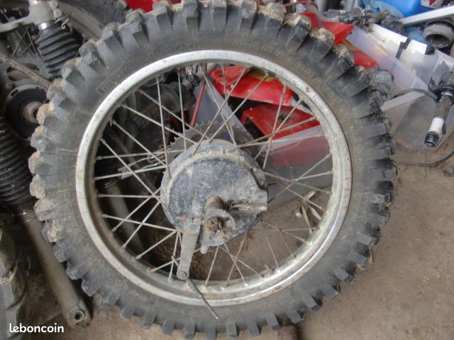 Roue arrière de yamaha 125 dtlc (image 1)