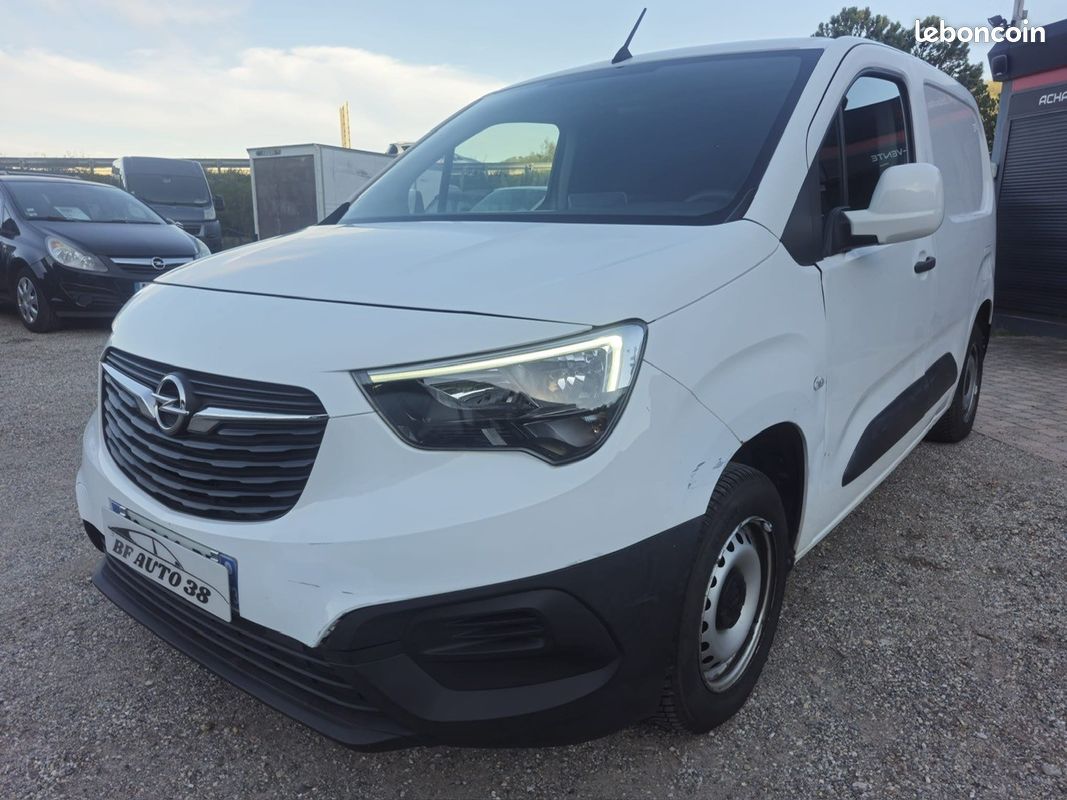 10000 HORS TAXE OPEL COMBO 1.5 HDI 100cv 3PLACES CLIM GPS CAMERA REPRIS POSSIBLE (image 3)