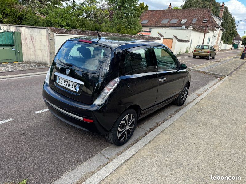 Lancia upsilon CT ok (image 2)
