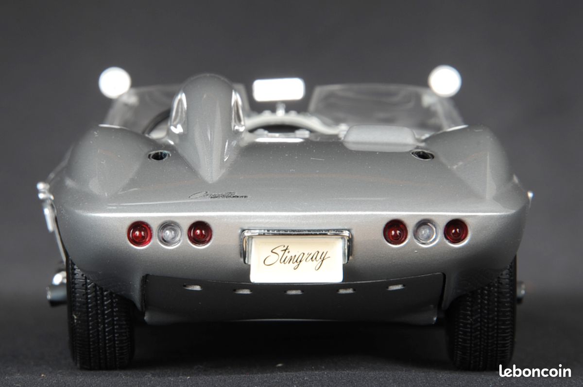 Chevrolet Corvette Hard Top 1959 AUTOart 1/18 – Miniature Collection Très Bel état