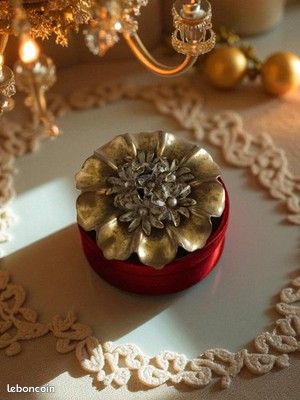 Broche Vintage Métal Argenté - Bijou Rétro élégant - Occasion