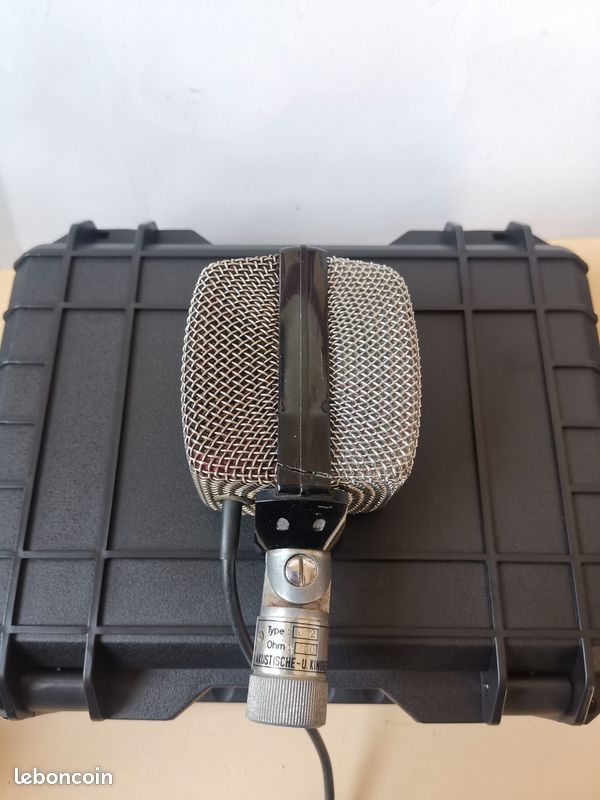 Micro vintage AKG D12 full bass (image 1)