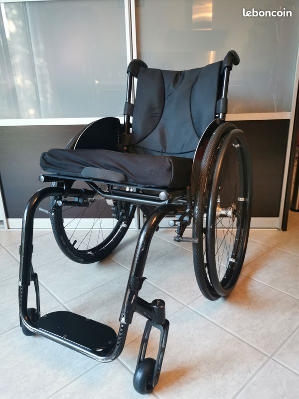 Fauteuil Roulant Manuel Küschall - Neuf Avril 2022, Garantie 2 Ans, + Fauteuil D'appoint