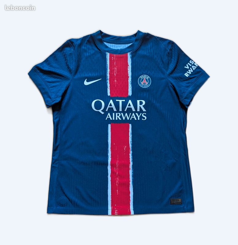 Paris, France le 24 janvier 2024, Tabitha CHAWINGA du PSG et Kay-lee DE