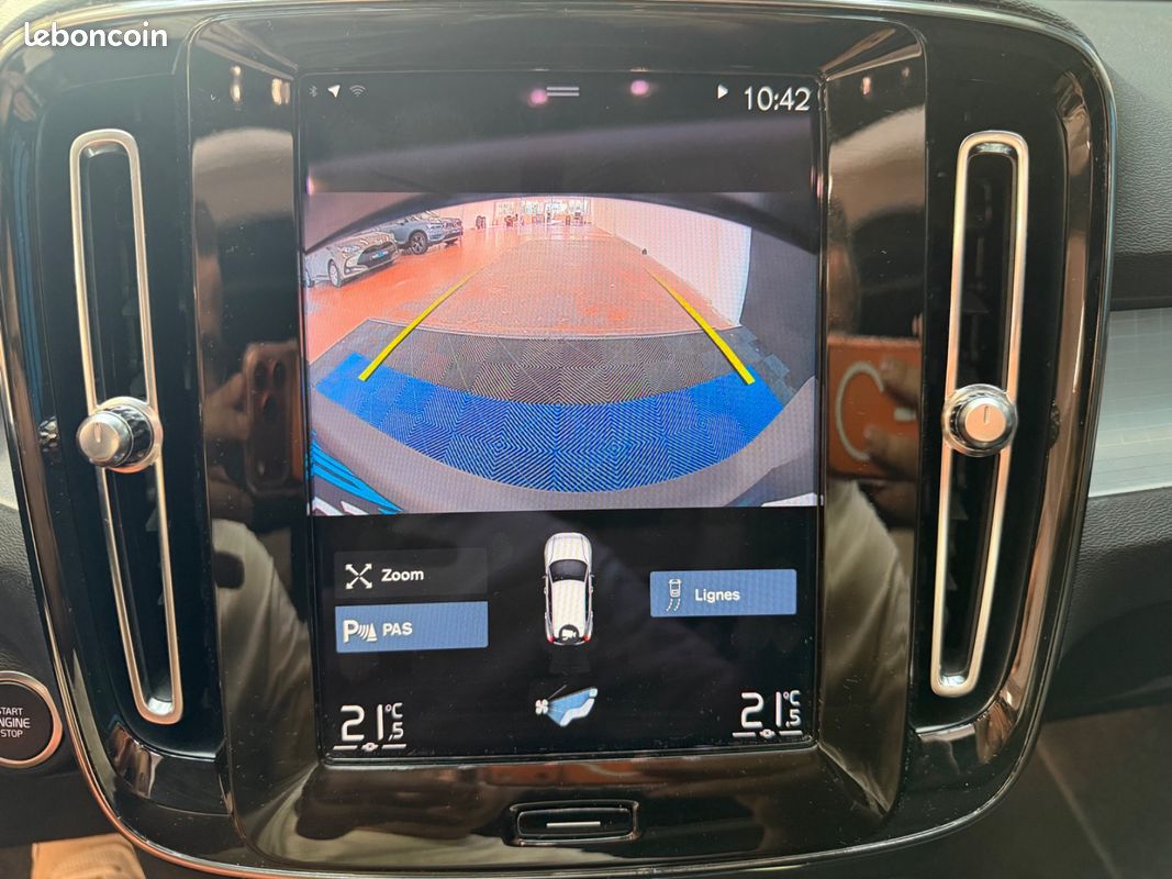 Volvo XC40 T5 261Ch Plug in Hybrid Inscription Business - 2EME MAIN / HISTORIQUE COMPLET / TOIT OUVRANT PANORAMIQUE / CARPLAY / CAMERA DE RECUL / COFFRE ELECTRIQUE (image 18)