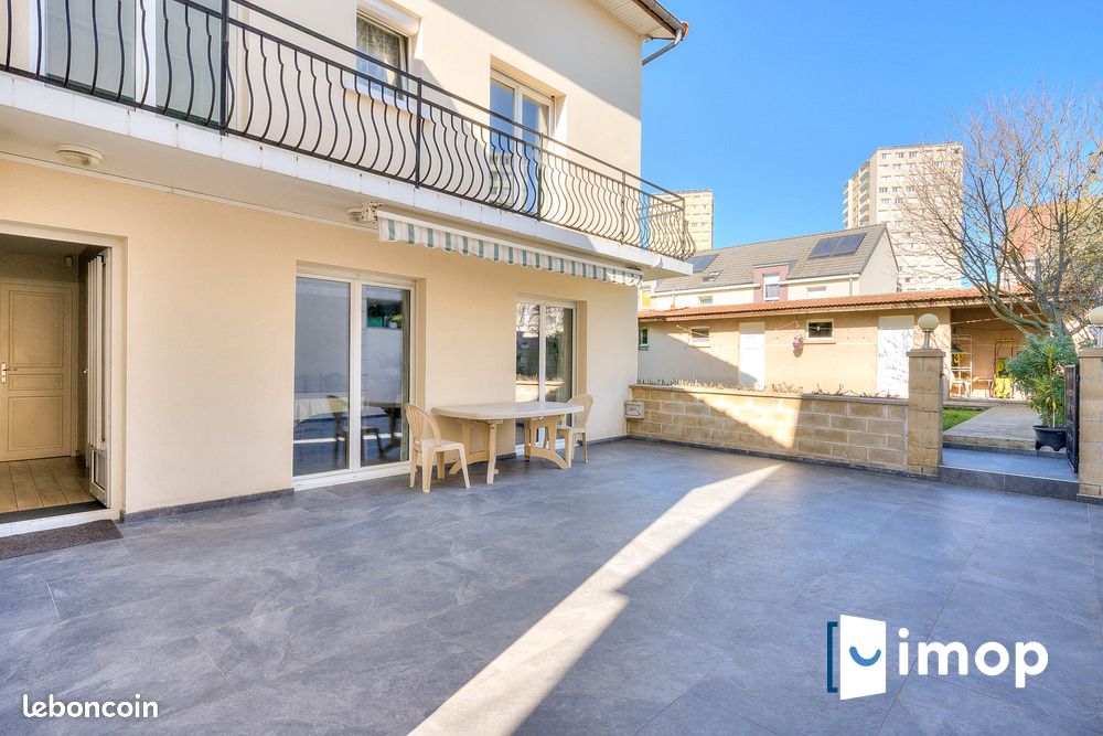 Maison 8 pièces 182 m² · à Drancy · 182 m² · 525 000 €