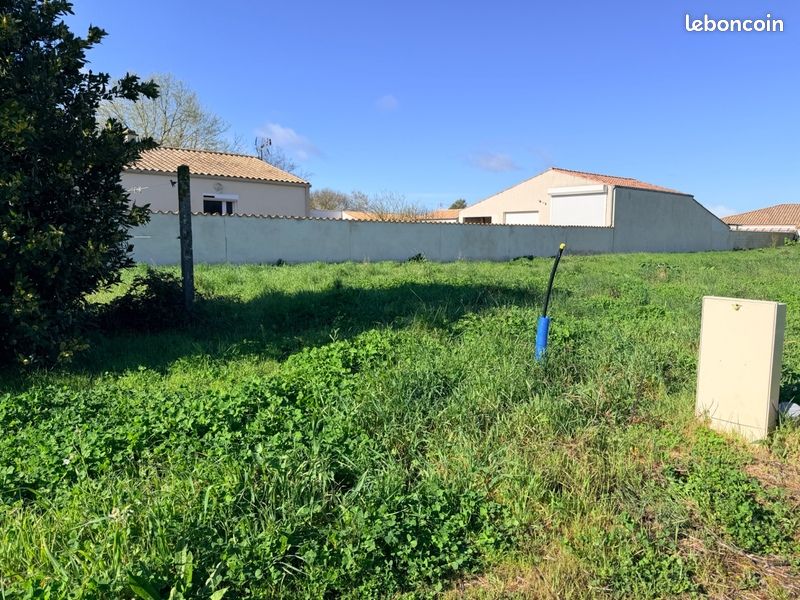 Terrain 445 m² Saint Laurent De La Pree · à Saint-Laurent-de-la-Prée · 128 000 €