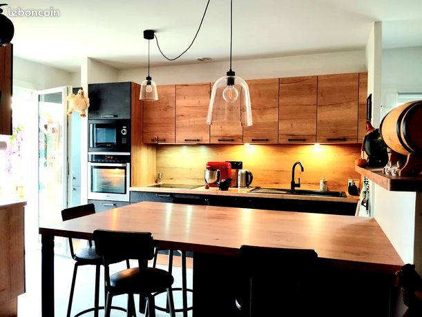 Le Grand-Lemps sans vis-à-vis. Belle maison rénovée de 118m2 et 600m2 de terrain