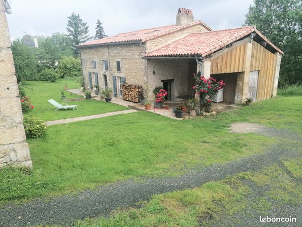 Maison avec cachet dépendance et terrain
