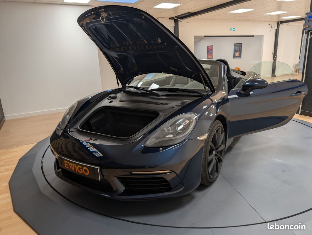 PORSCHE 718 BOXSTER 2.0 300 PDK - CAMERA DE RECUL + RADAR AVANT + SIEGES ET VOLANT CHAUFFANT + CLIM BI-ZONe (image 14)