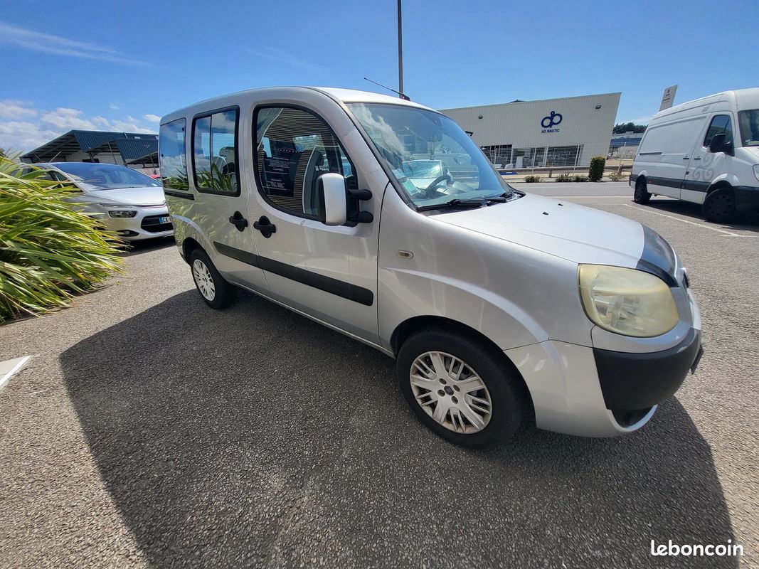 Fiat doblo family 1.9 mjt / 7 places / distri + embrayage + vidange + bougies + vanne egr neuve (image 7)