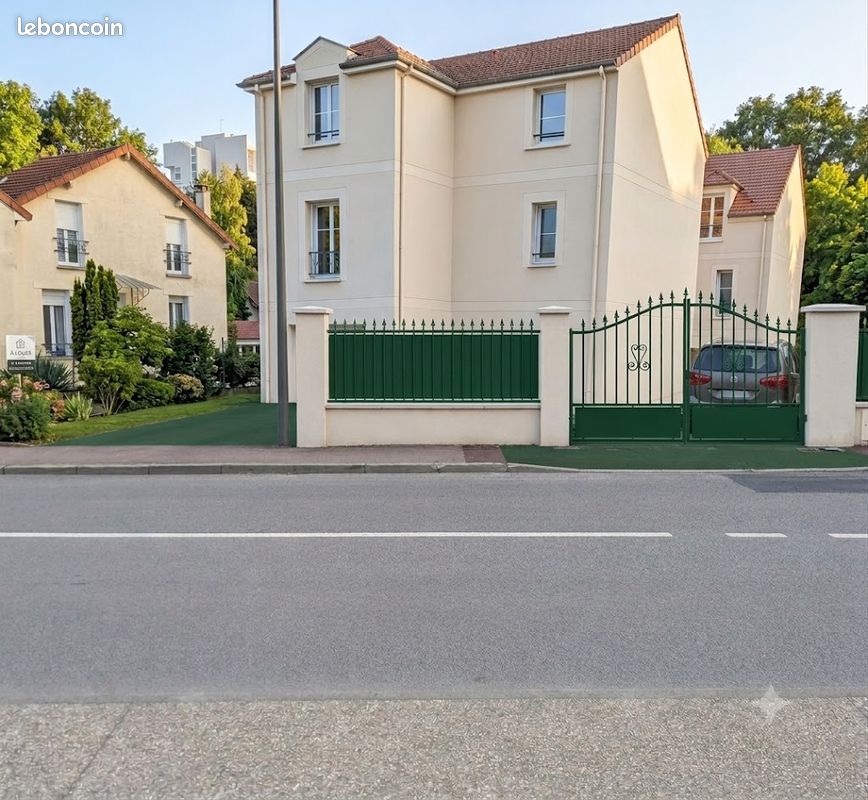Maison 6 pièces 140 m² · à Saint-Germain-en-Laye · 140 m² · 3 200 €