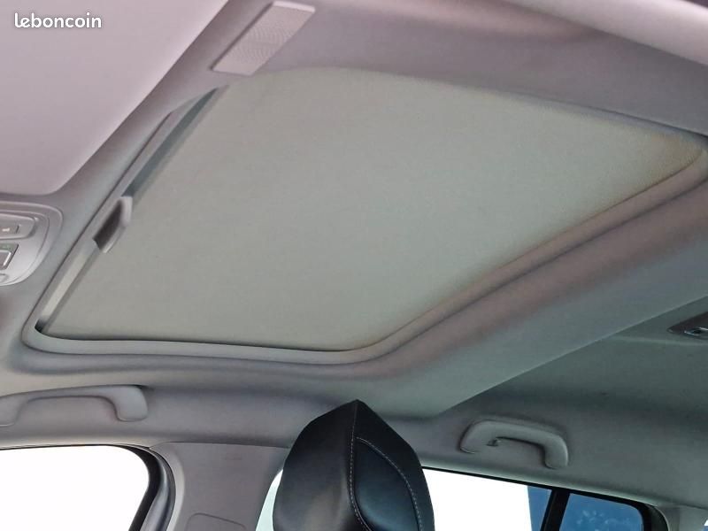 Renault Megane Estate 1.5 Blue dCi 115ch Techno EDC -23 (image 30)