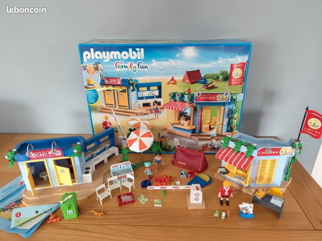 Playmobil 70087 : le grand camping (image 1)