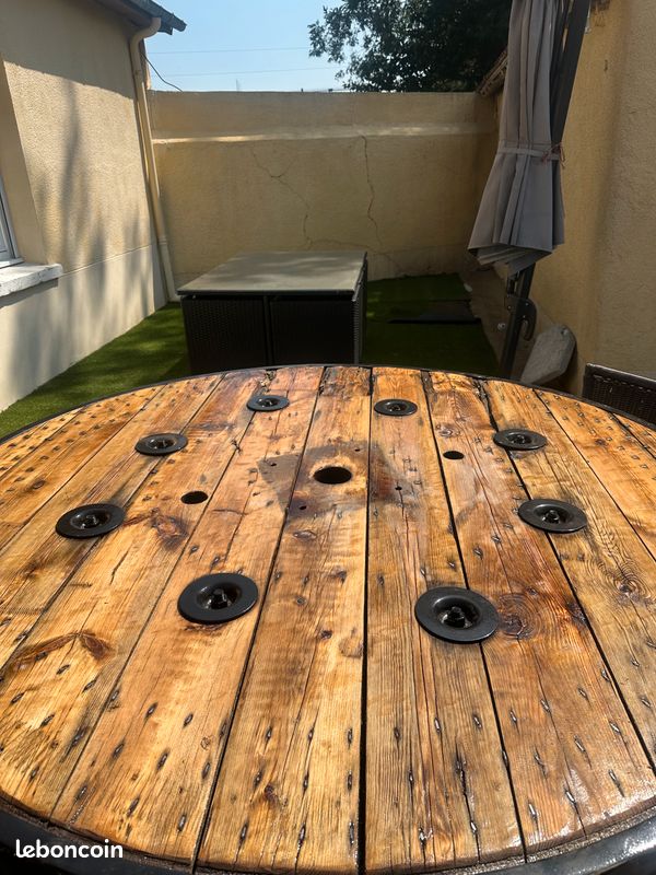 Table à manger ronde (image 2)