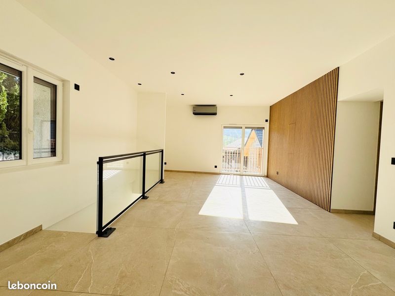 Appartement 3 pièces 59 m² · à Jacob-Bellecombette · 59 m² · 225 000 €