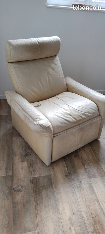Fauteuil relax en cuir beige mécanique (image 2)