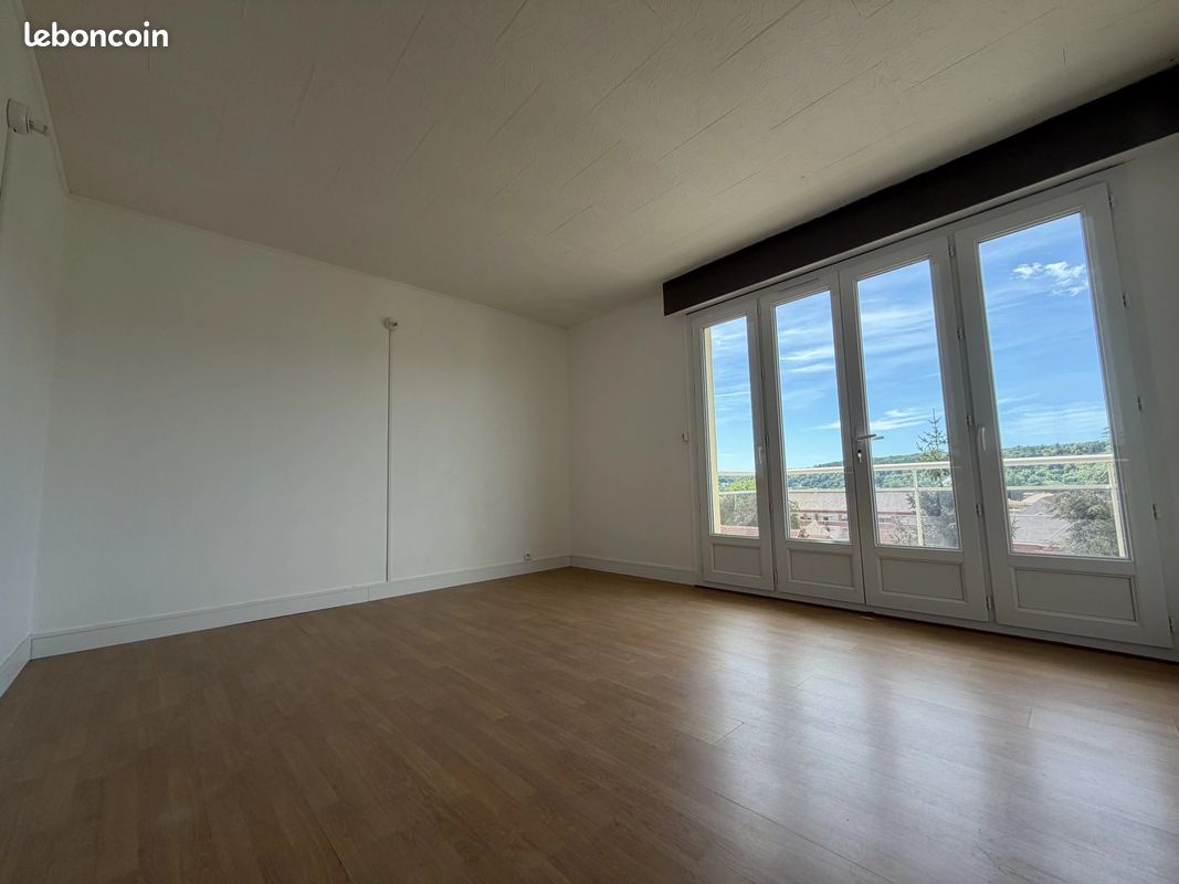 Appartement 3 pièces 66 m² · à Petit-Couronne · 66 m² · 780 €