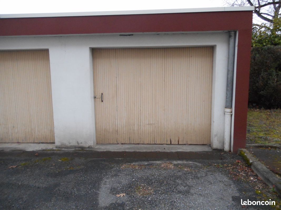 Garage · à Argelès-Gazost · 75 €/mois