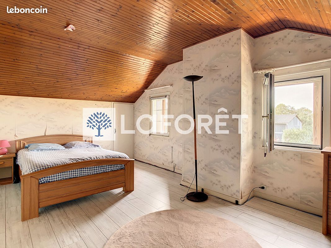 Propriété 10 pièces 320 m² - Saint-Généroux 79600 (image principale 8)