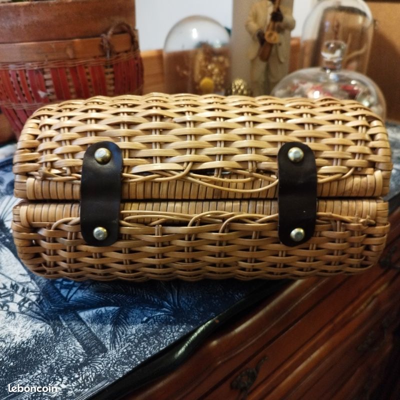 ANCIEN PANIER DE PÊCHE EN OSIER (44 cm X 10 cm X 25 cm)ANSE BOIS