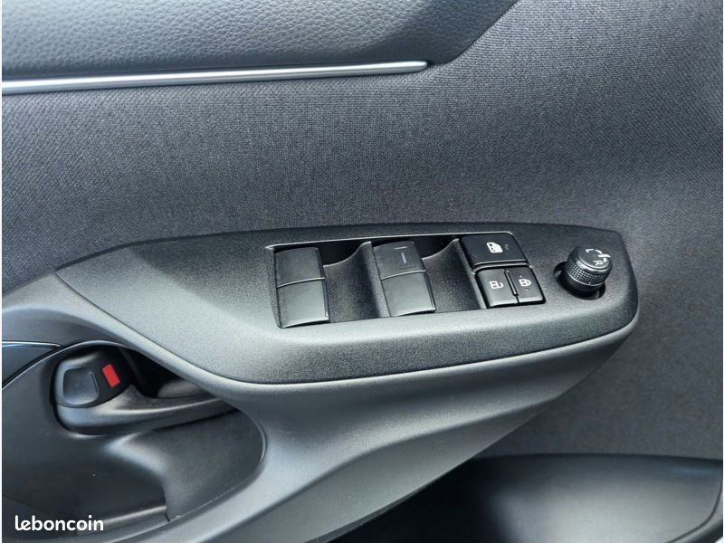 Toyota Yaris Hybride 116h Design MY25 (image 15)