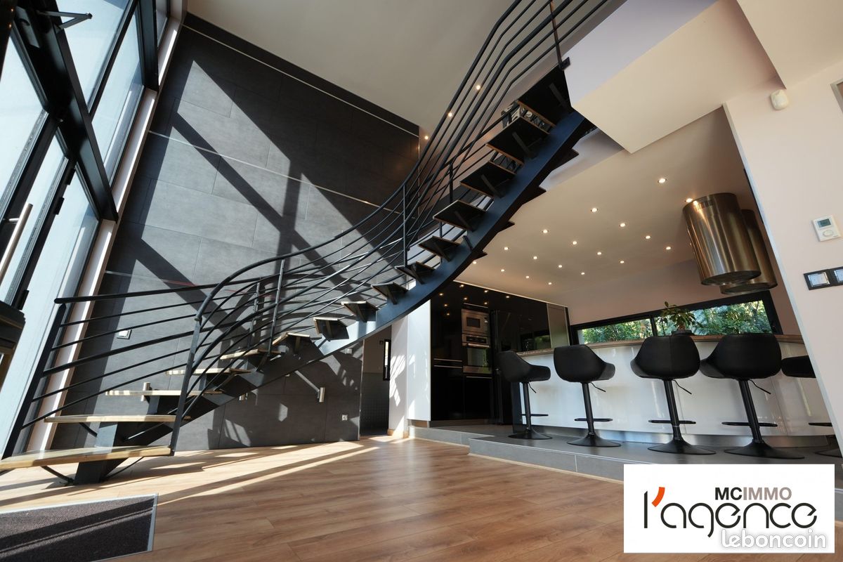 Maison 6 pièces 215 m² · à Fontaine-la-Mallet · 215 m² · 595 000 €