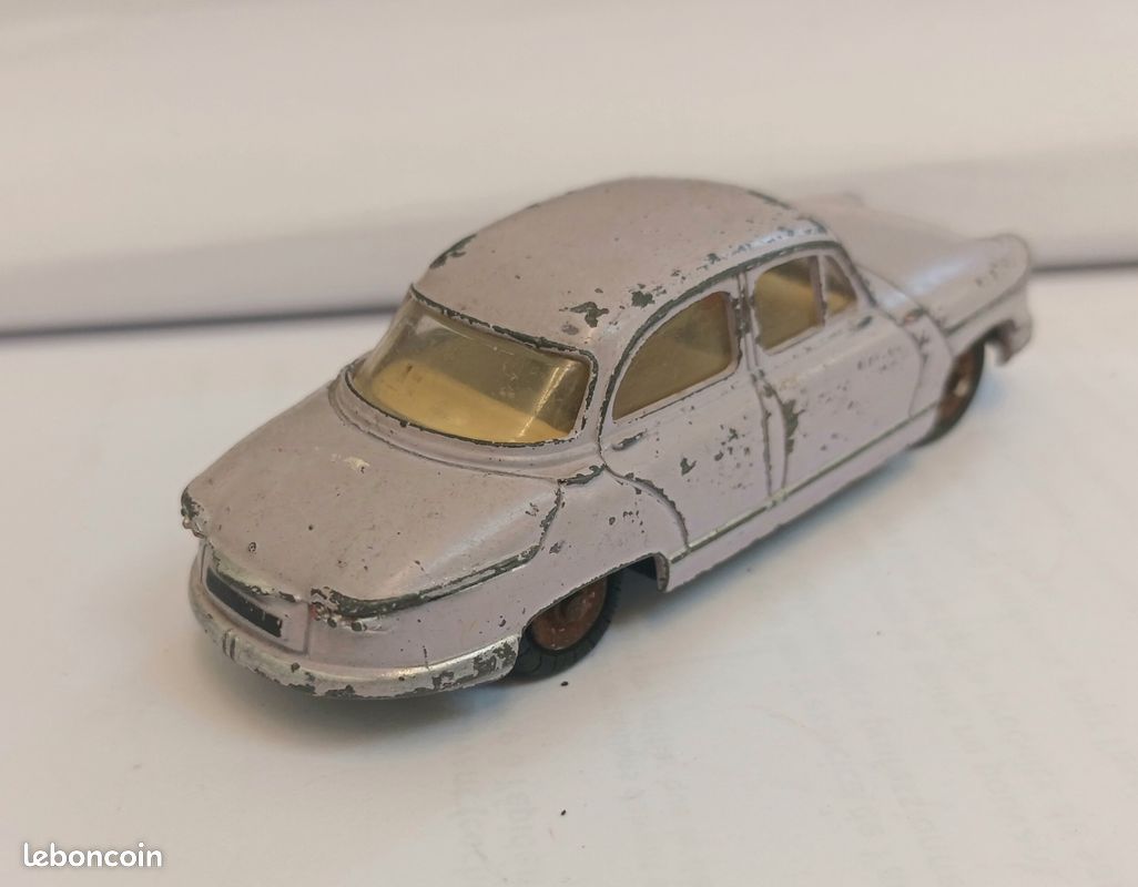 Ancienne Dinky Panhard PL17 Réf 547 – Miniature 1/43 En Bon état, Voiture Française De Collection