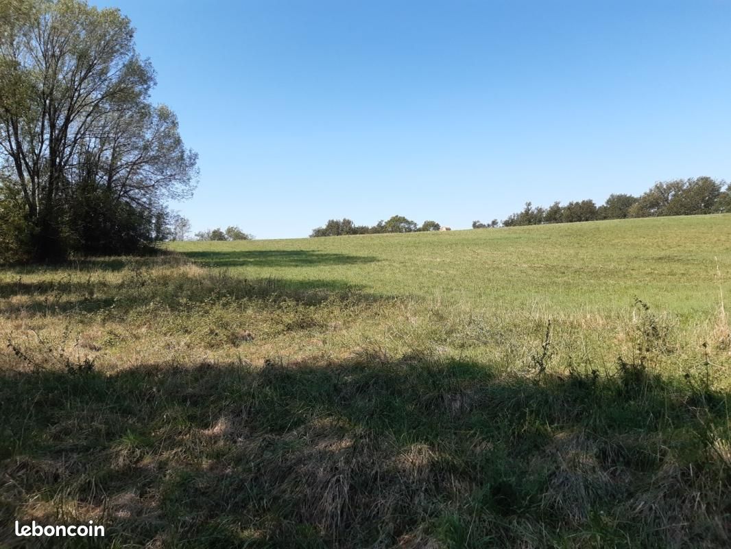 Terrain 900 m² · à Portets · 105 000 €